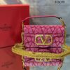 Bolsa Valentino Locò Pequena Monogram