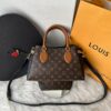 Bolsa Louis Vuitton Opera BB Monogram - Marrom/Preto