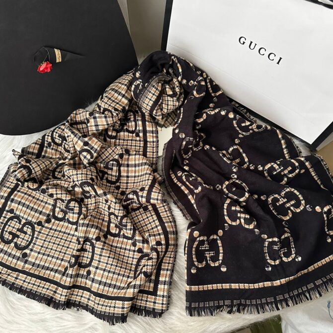 Manta Gucci Xadrez Monogram Dupla Face - Imagem 9