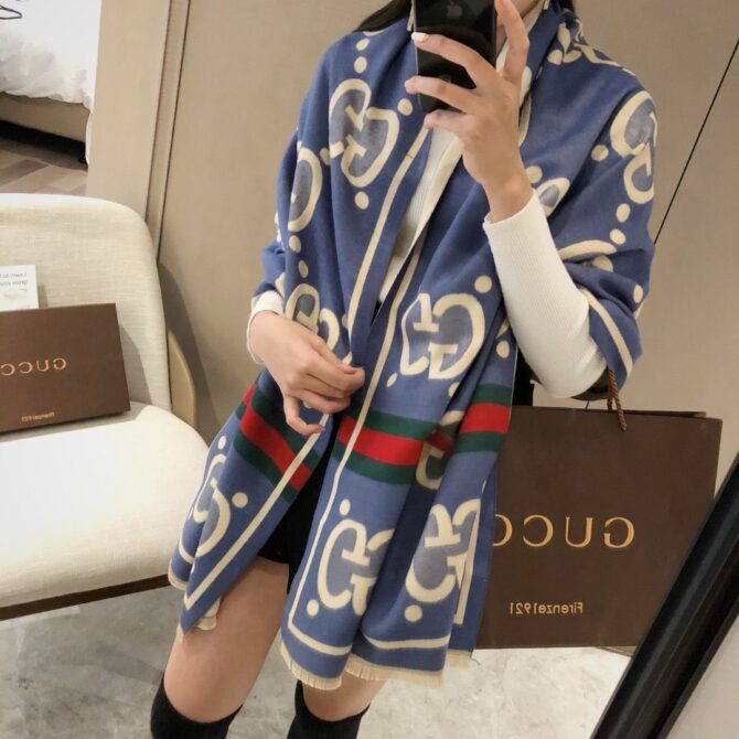 Manta Gucci Xadrez Monogram Dupla Face - Imagem 14