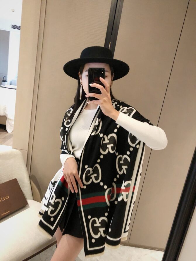 Manta Gucci Xadrez Monogram Dupla Face