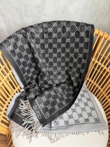 Manta Gucci Xadrez Monogram Dupla Face-Cinza/Preto