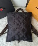 Bolsa LV Pillow Backpack - Preto