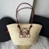 Bolsa Loewe Cesto com Anagrama - Bege/Marrom