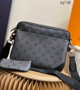 Bolsa LV Messenger Monogram Trio - Cinza/Cinza Claro