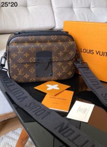 Bolsa LV Messenger Canvas S-Lock - Marrom/Preto