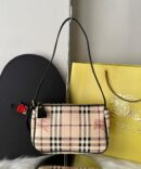 Bolsa Burberry Xadrez - Bege/Preto