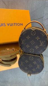 Bolsa LV Boite Chapeau Mini - Marrom/Bege