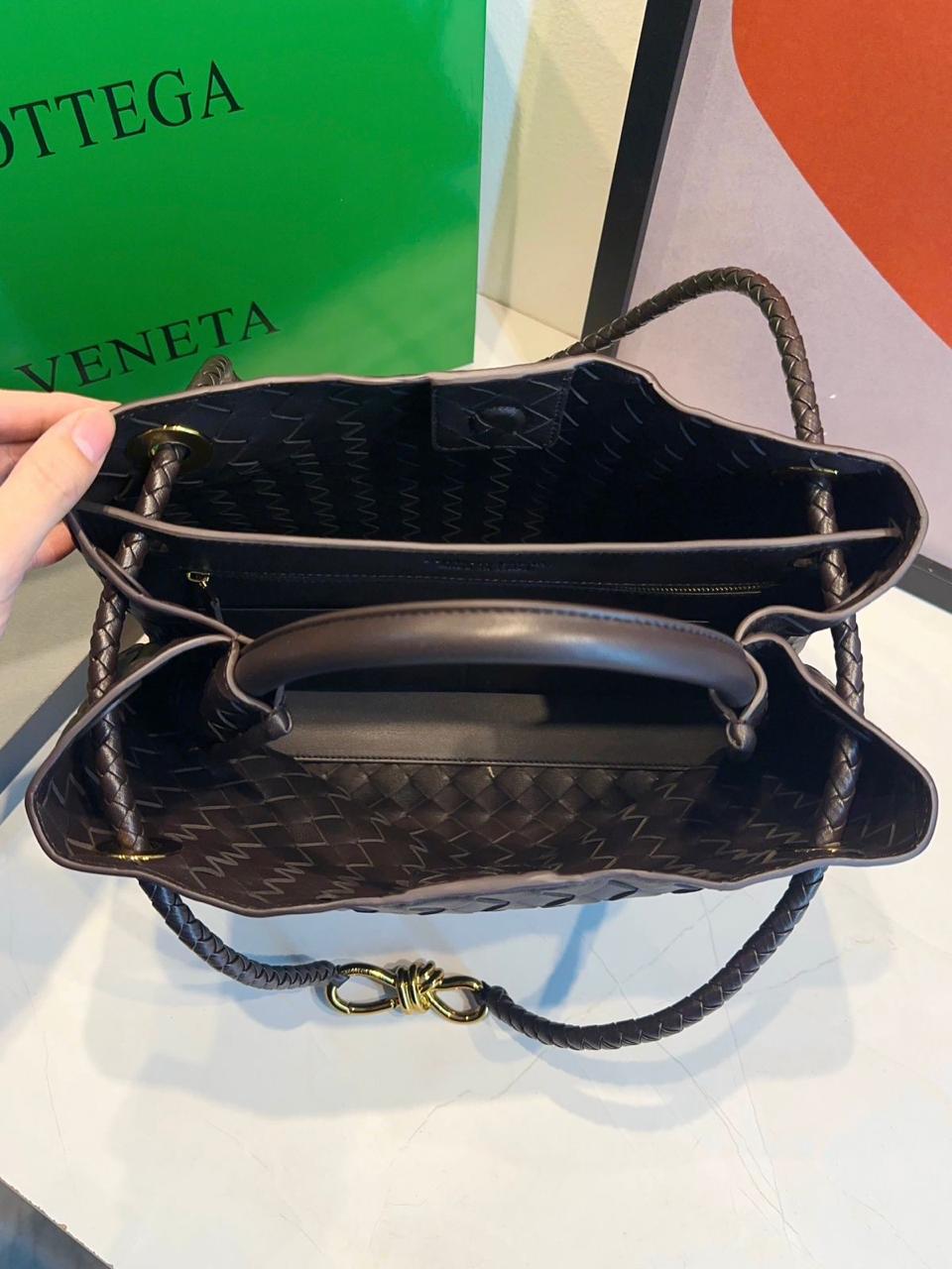 Bolsa Bottega Veneta Andiamo Média - Imagem 21