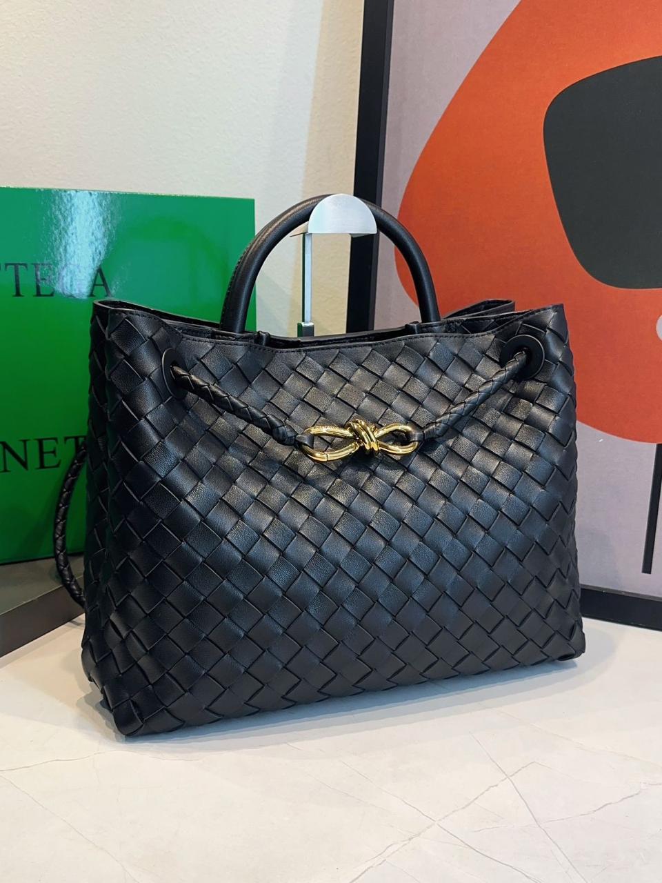 Bolsa Bottega Veneta Andiamo Média - Imagem 18
