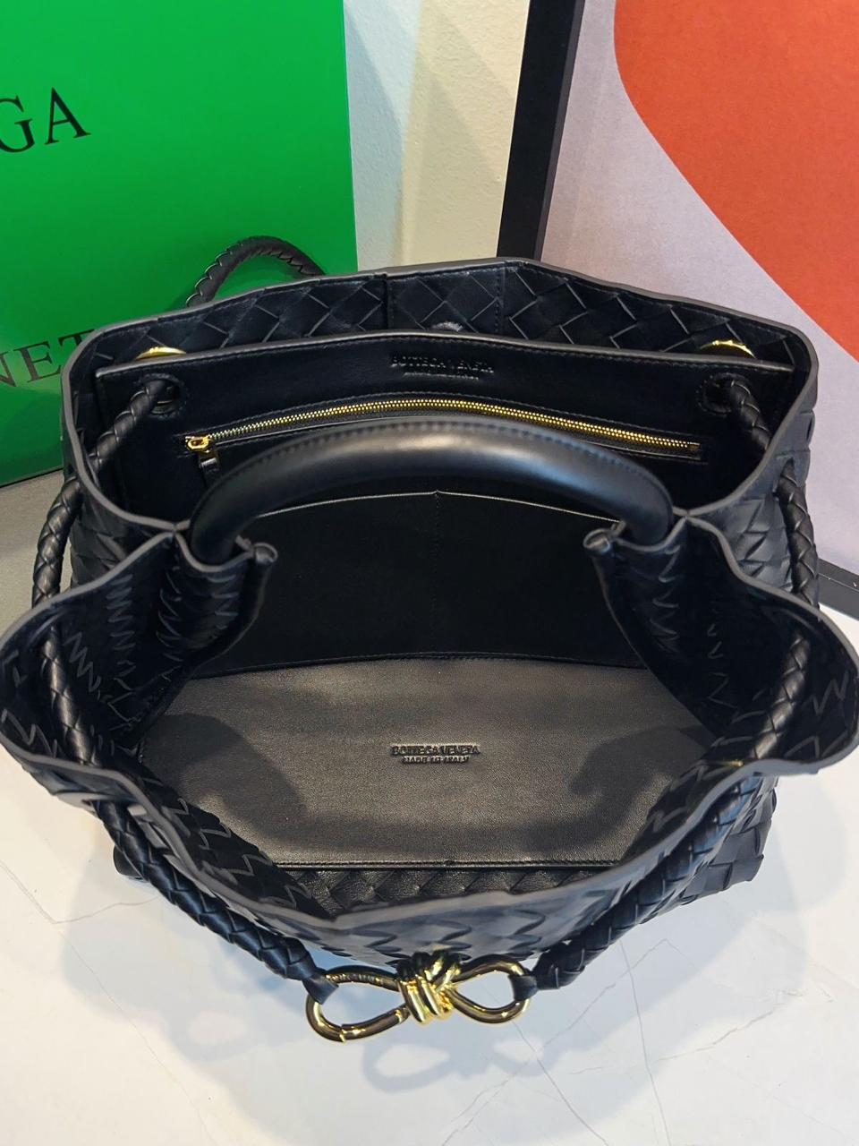 Bolsa Bottega Veneta Andiamo Média - Imagem 19