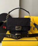 Bolsa Fendi FF Baguete Gravada - Preto