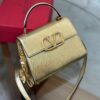 Bolsa Valentino Vsling metálica - Dourado