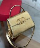 Bolsa Valentino Vsling metálica - Dourado