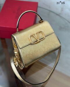 Bolsa Valentino Vsling metálica - Dourado