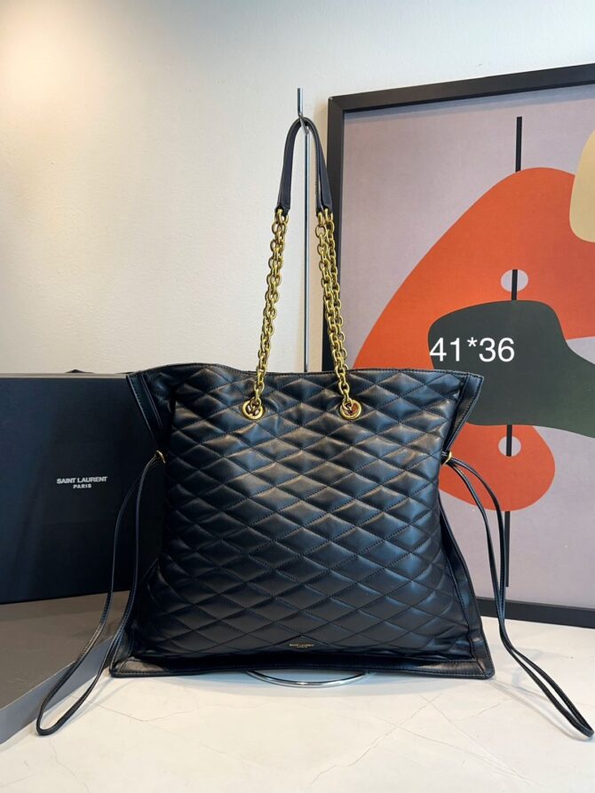 Bolsa Saint Laurent Calypso Acolchoada