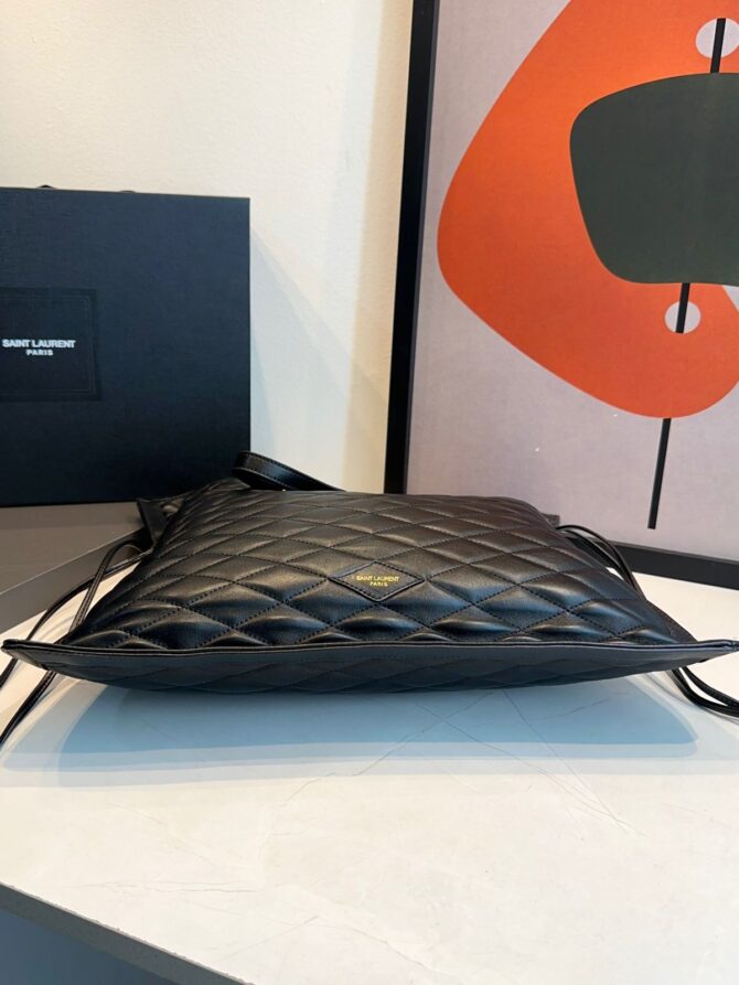 Bolsa Saint Laurent Calypso Acolchoada - Imagem 8
