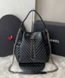 Bolsa Chanel Chevron Drawstring  - Preto/Prata