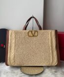 Bolsa Valentino Vlogo Tote de Ráfia Trançada - Bege/Marrom