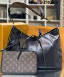 Bolsa Louis Vuitton CarryAll - Preto