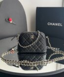 Bolsa Chanel Pochette Mini Caviar - Preto/Prata