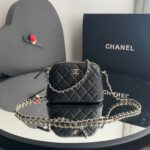 Bolsa Chanel Pochette Mini Caviar - Preto/Prata
