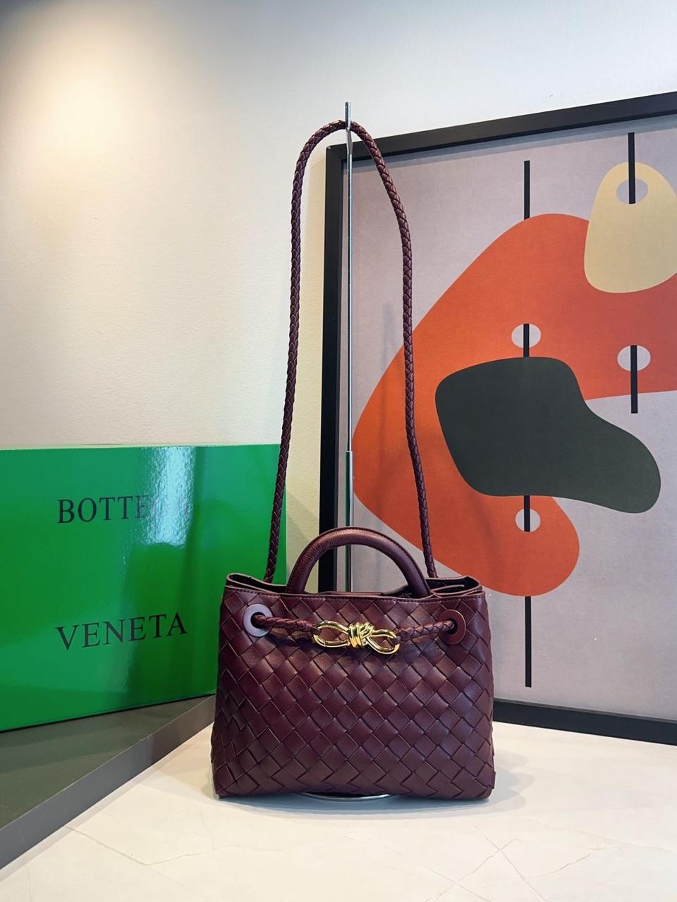 Bolsa Bottega Veneta Andiamo Pequena - Imagem 3
