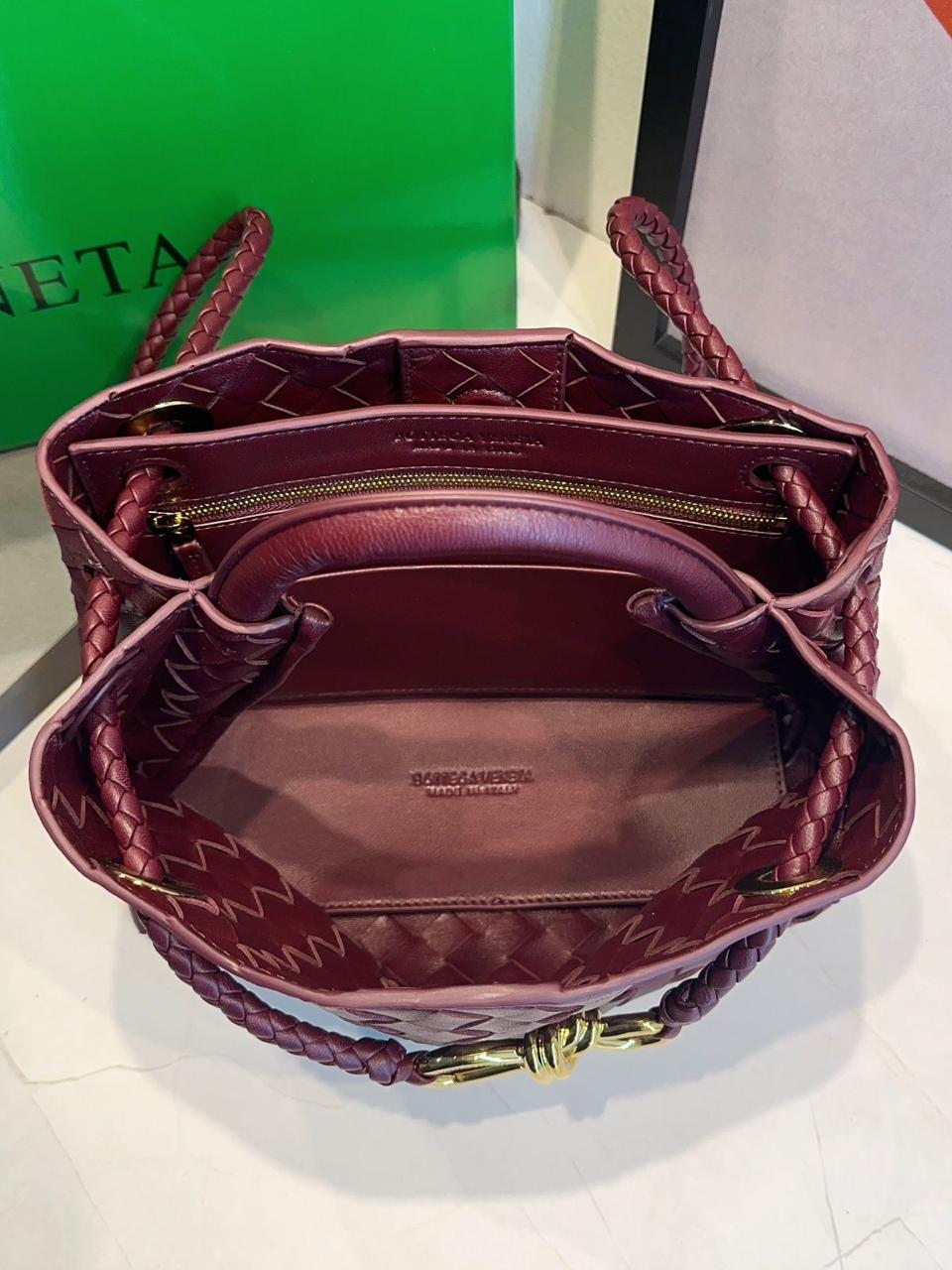 Bolsa Bottega Veneta Andiamo Pequena - Imagem 12