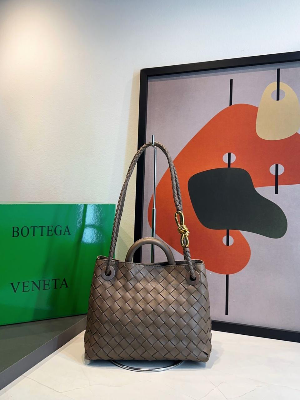 Bolsa Bottega Veneta Andiamo Pequena - Imagem 26