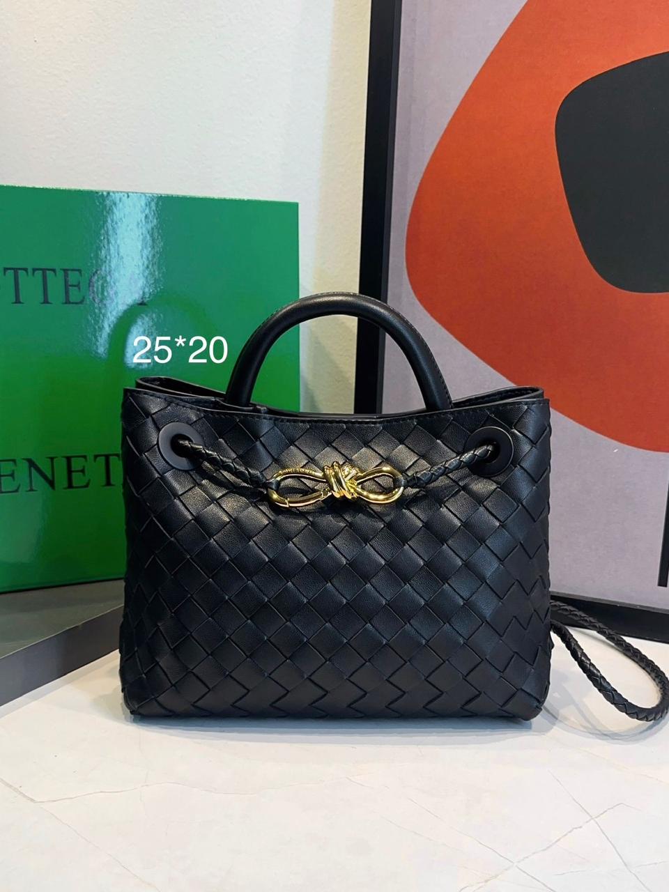Bolsa Bottega Veneta Andiamo Pequena - Imagem 36