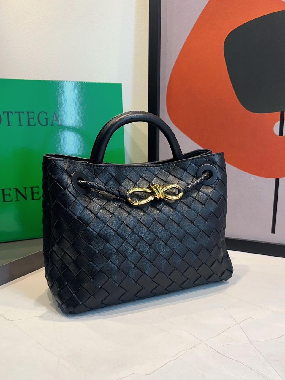 Bolsa Bottega Veneta Andiamo Pequena - Imagem 39