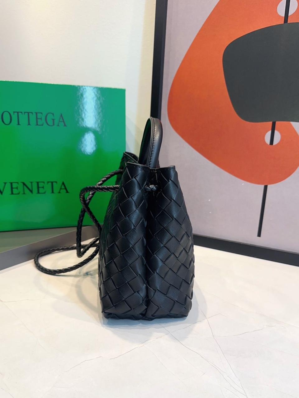 Bolsa Bottega Veneta Andiamo Pequena - Imagem 40