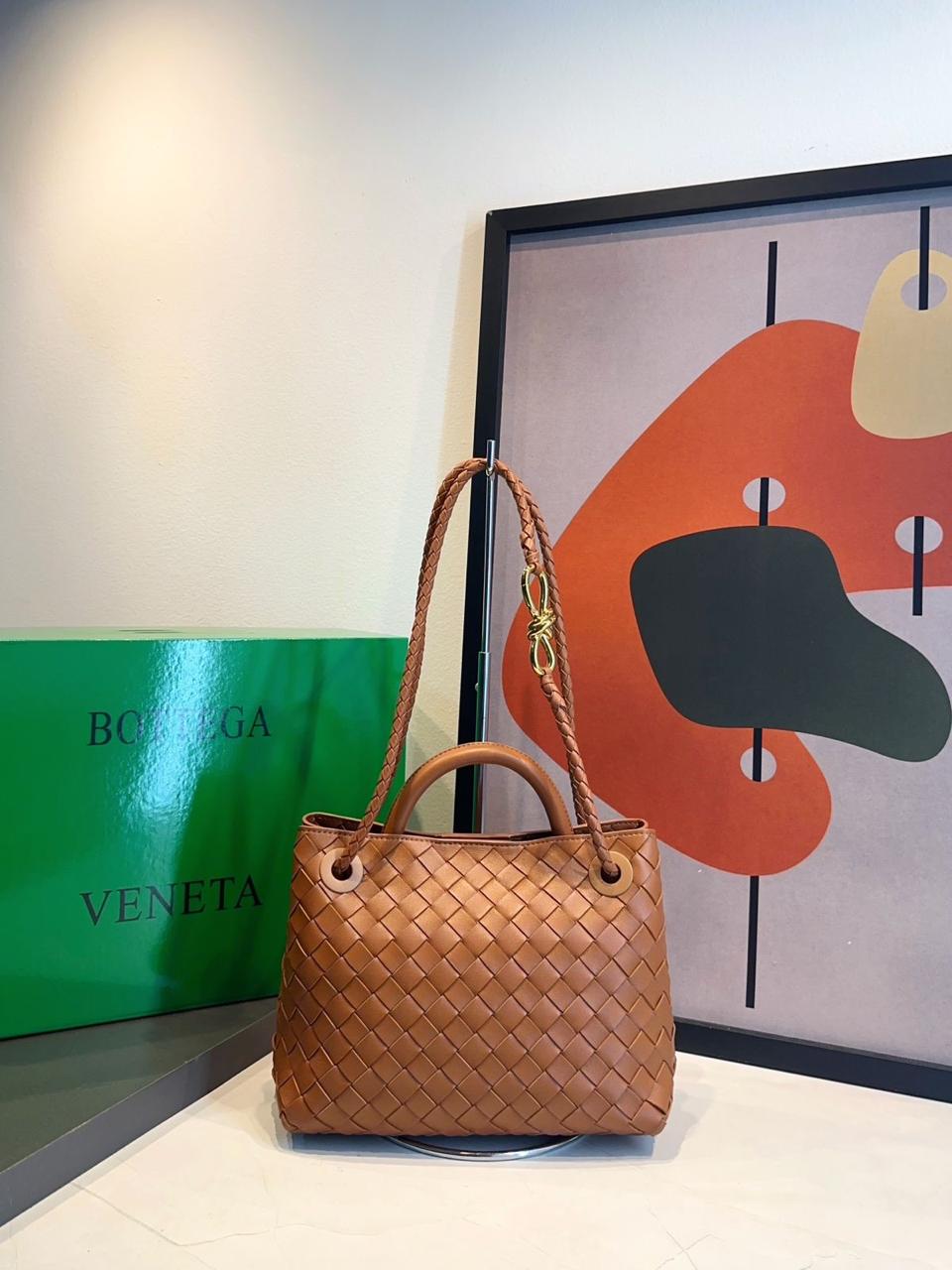 Bolsa Bottega Veneta Andiamo Pequena - Imagem 15