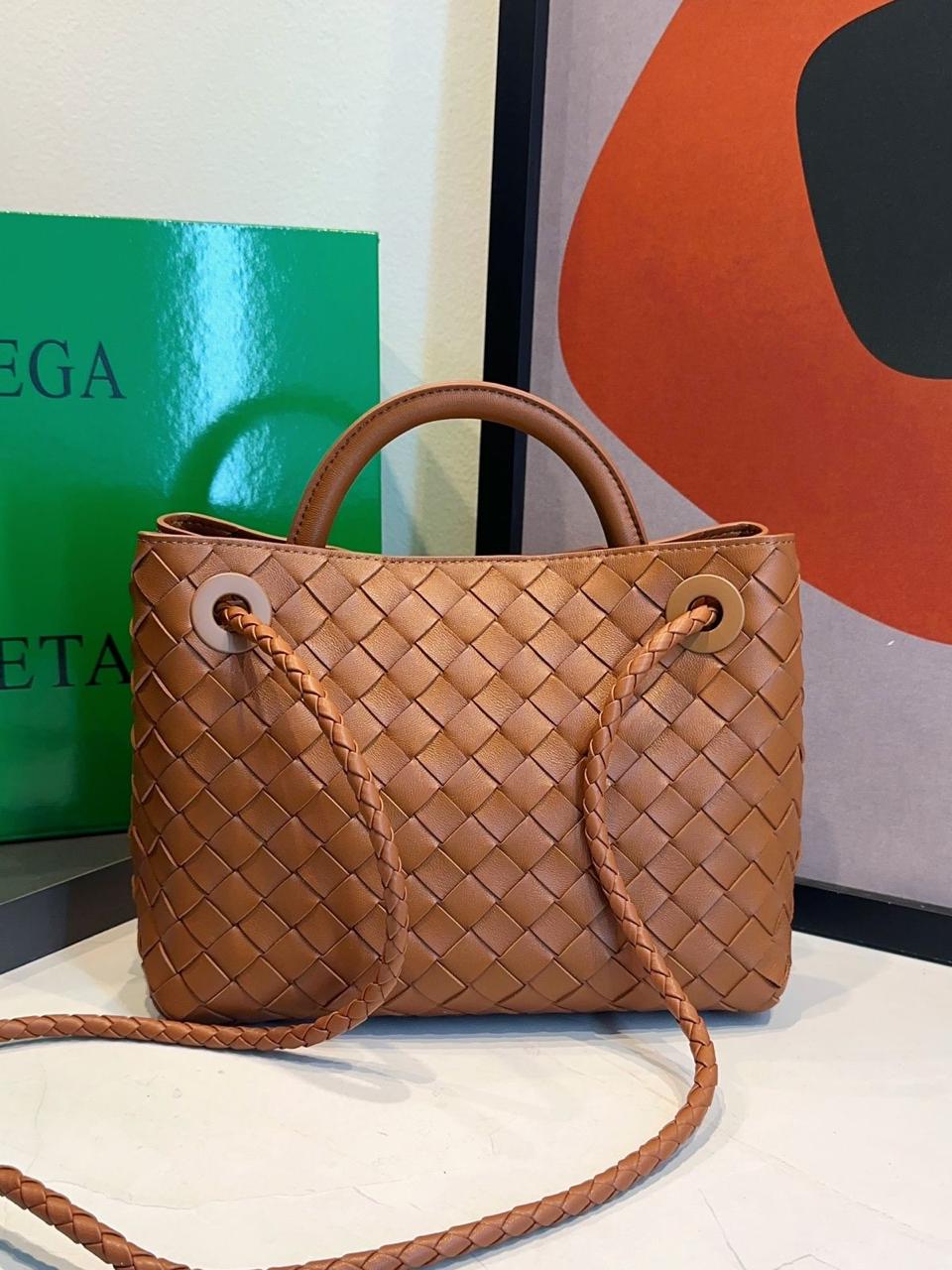 Bolsa Bottega Veneta Andiamo Pequena - Imagem 19