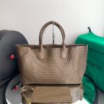 Bolsa Bottega Veneta Cabat - Marrom