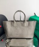 Bolsa Bottega Veneta Cabat - Cinza