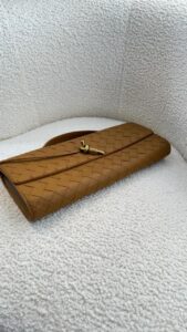 Bolsa Clutch Bottega Longo Andiamo com Alça - Caramelo