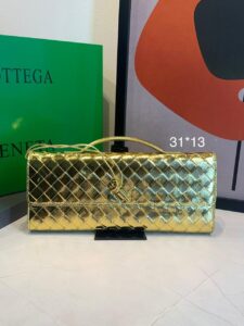 Bolsa Clutch Bottega Long Andiamo-Dourado