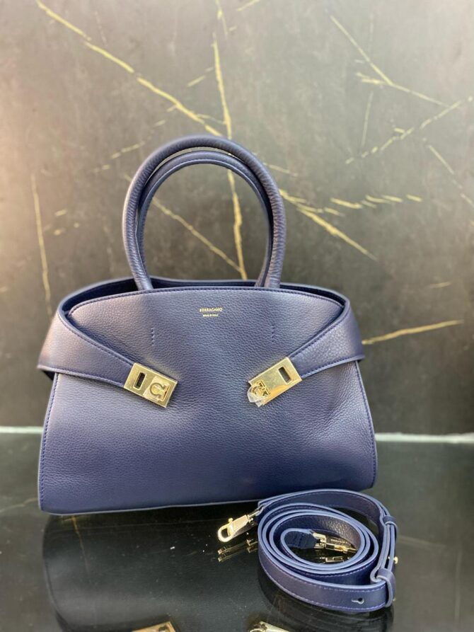 Bolsa Ferragamo Hug - Imagem 9