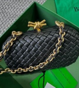 Bolsa Clutch Bottega Veneta Knot - Preto