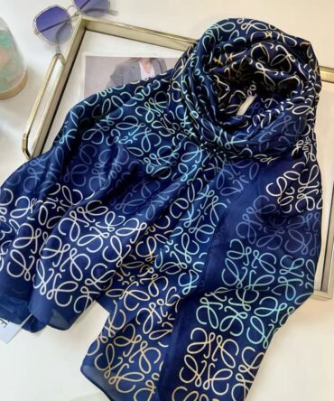 Lenço Loewe em Seda