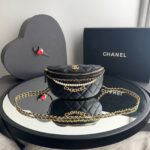 Bolsa Chanel Pochete Pérolas - Preto/Dourado