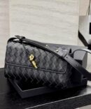 Bolsa Clutch Bottega Andiamo Pequena com Alça - Preto