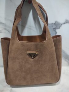 Bolsa Prada Tote Com Placa Camurça - Marrom