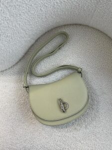 Bolsa Burberry Rocking Horse- Bege