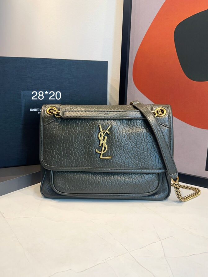 Bolsa YSL Niki G Granulada - Imagem 16