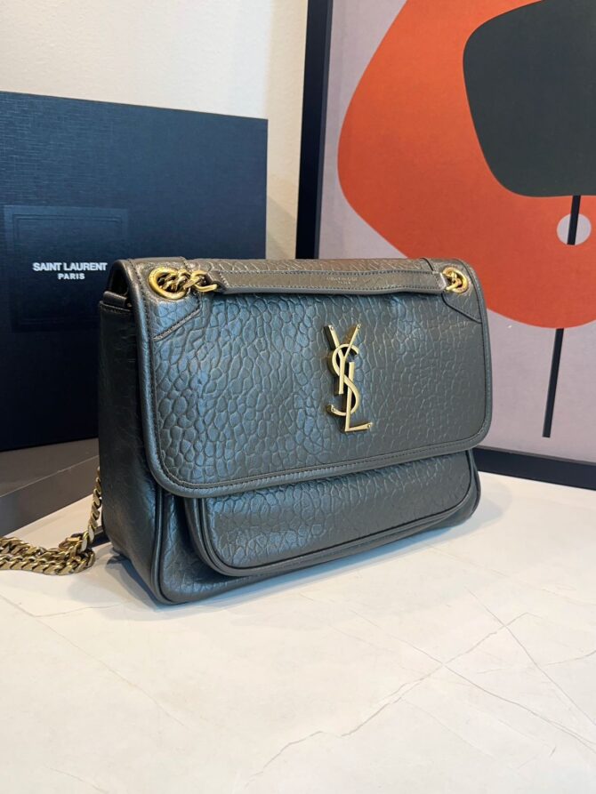 Bolsa YSL Niki G Granulada - Imagem 17