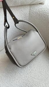 Bolsa Prada Darling - Cinza