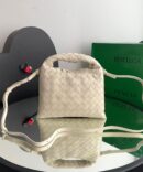 Bolsa Bottega Veneta Mini Hop - Off White