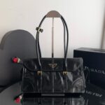 Bolsa Prada média de couro - Preto